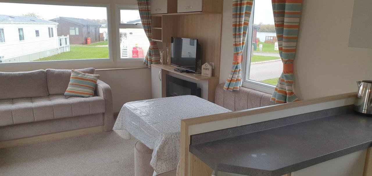 Ksr Hot Tub Holiday Home At Tattershall Lakes Eksteriør bilde